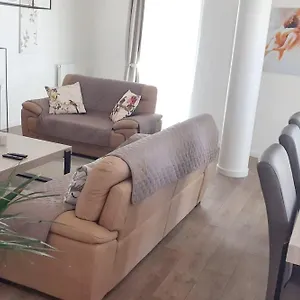 https://3-bedrooms-appartement-with-furnished-terrace-and-wifi.brusselshotelsbook.com